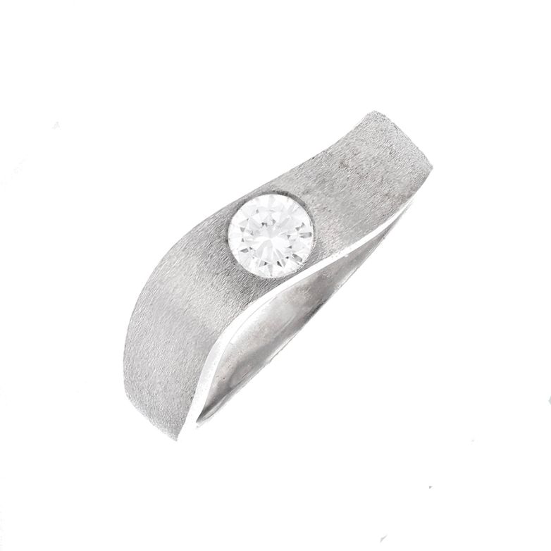 Solitaire diamant 0.47 carat or blanc 4.95g Comme neuf -  reconditionné disponible sur Gemme Les Bijoux